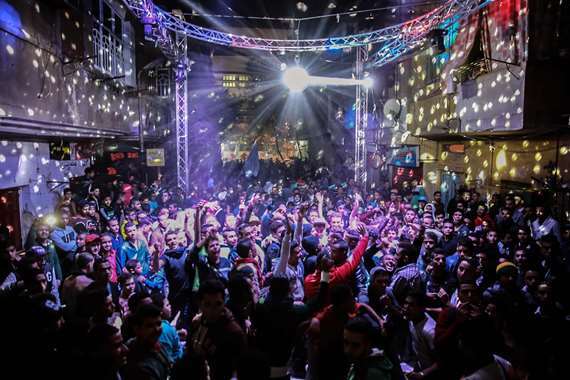 تحول الفرح لعزاء.. وفاة شاب مصري