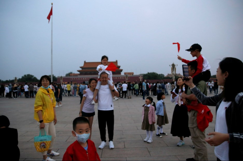 الصين تدرس رفع كل القيود على