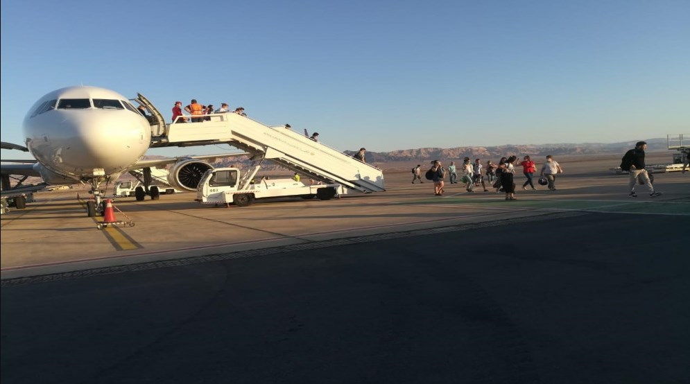 وصول طائرة روسية تقل أكثر من