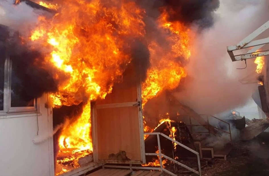 وفاتان تفحما بحريق قهوة في شارع