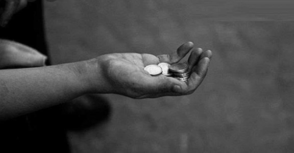 يمتلك مؤسسة وخمسة سيارات وراتب ضمان