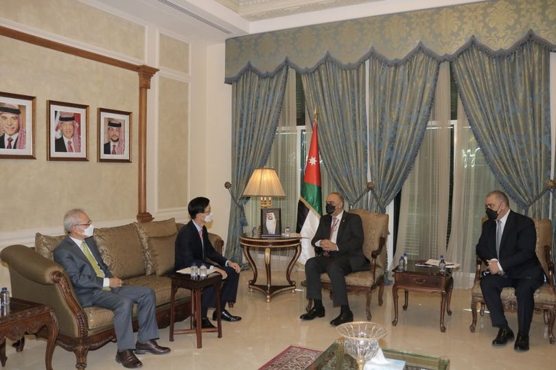 الخصاونة يشكر حكومة كوريا الجنوبية