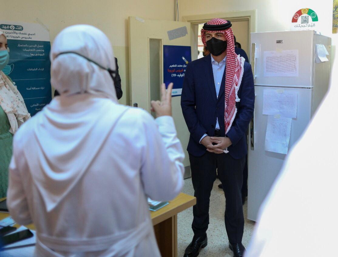 ولي العهد يتفقد مركز صحي البترا