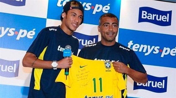 ريفيلينو: نيمار وروماريو كانا يستحقان اللعب