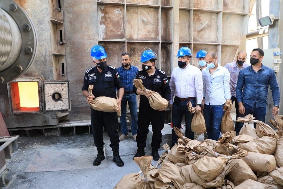 إتلاف كميات كبيرة من مواد مخدرة