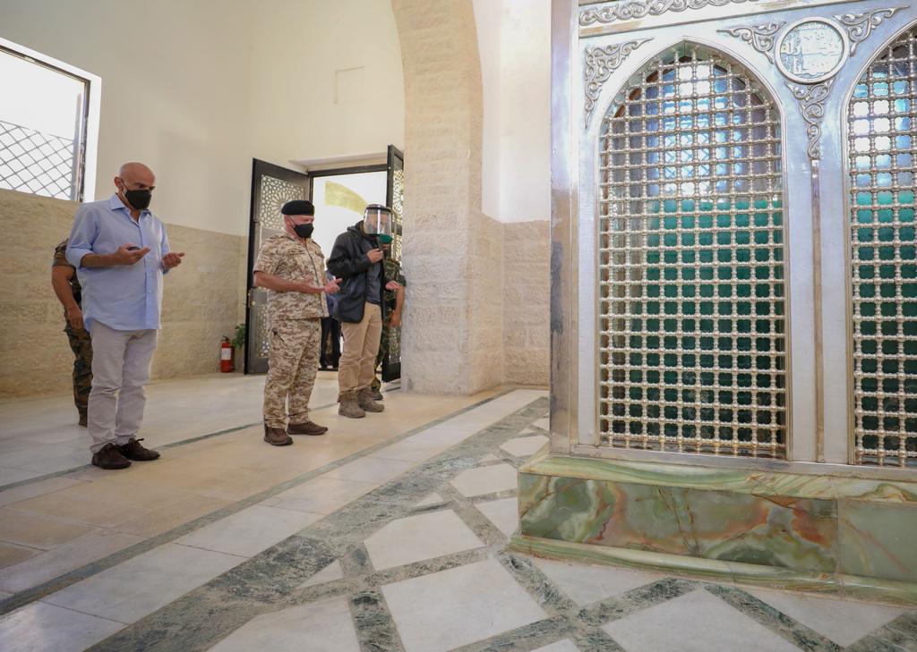 الملك: مقامات الصحابة موقع ديني وتاريخي