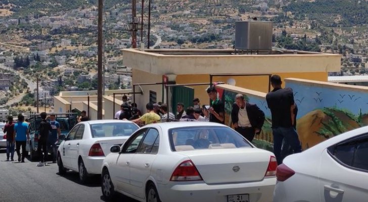 طلبة توجيهي يشكون صعوبة امتحان مبحث