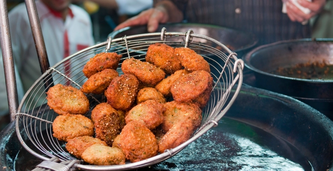 “الفلافل” تنقذ فقراء لبنان من الجوع..