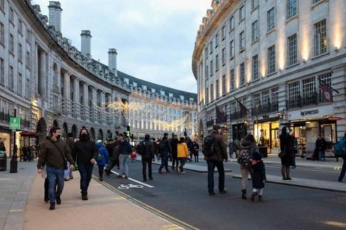 بعد فضيحة قبلة وزير الصحة.. بريطانيا