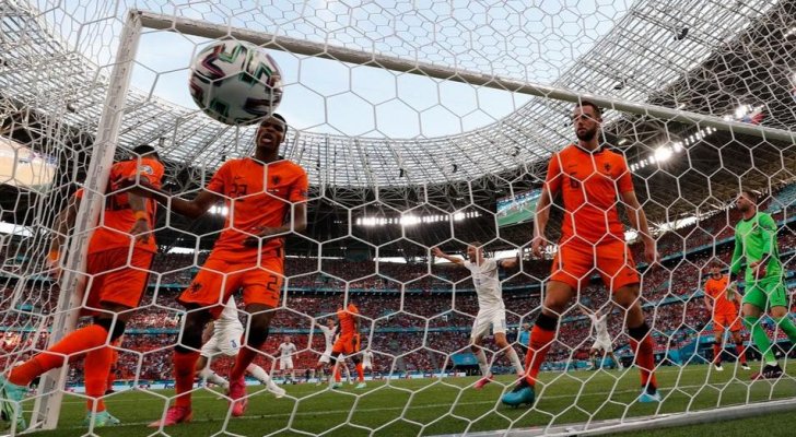 التشيك تفجر المفاجأة وتركل هولندا خارج