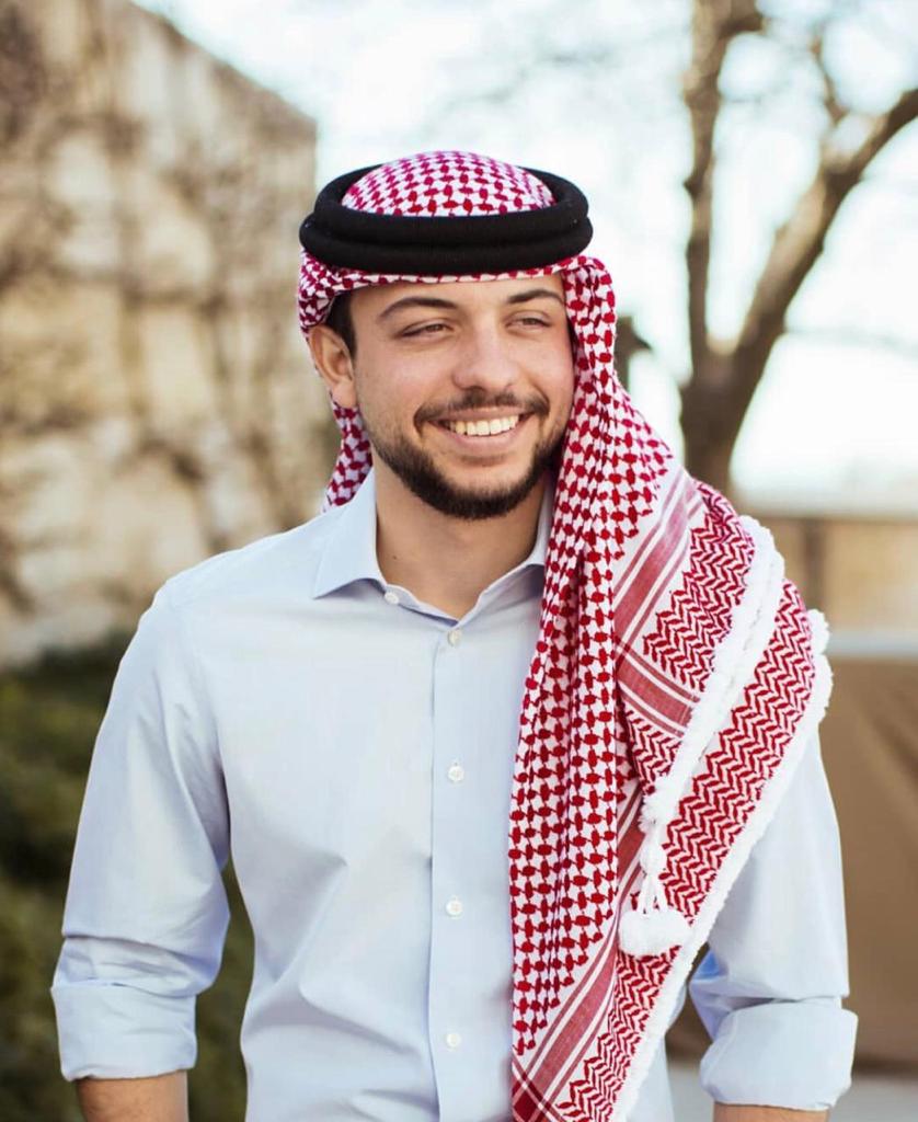 أسرة جامعة ال البيت تهنئ ولي