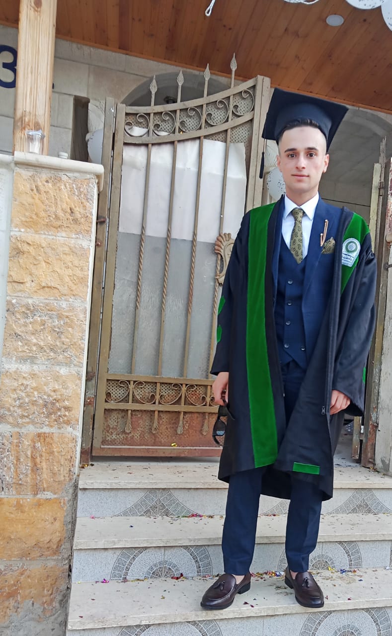 هشام جميل عقل.. مبروك التخرج (صور)