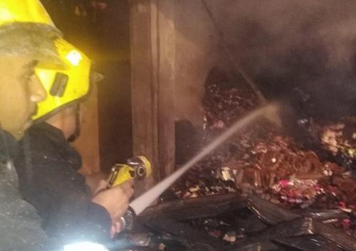 التحقيق بحريق رووف في منطقة السابع