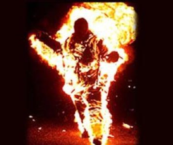 بمنطقة خالية من السكان سكب عليها