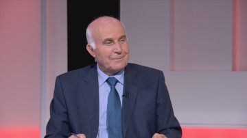 البلبيسي: ولي العهد يتابع كل صغيرة