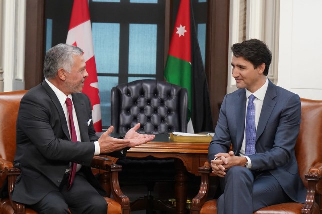 الملك يتلقى اتصالا هاتفيا من رئيس