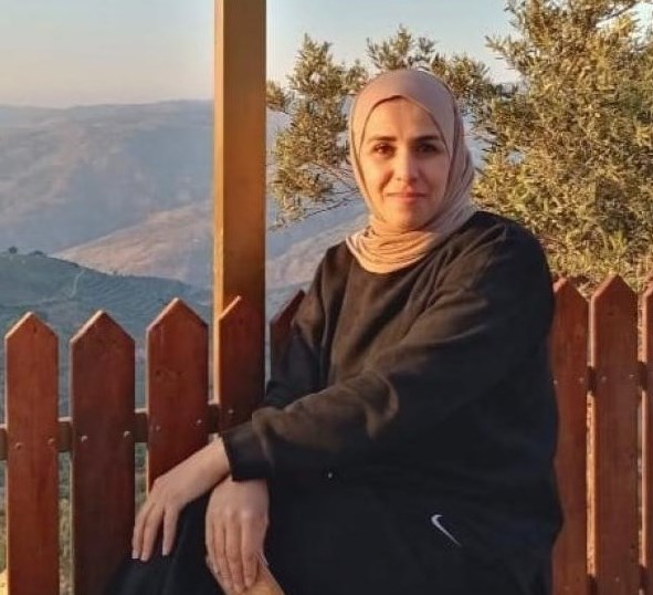 ابتسام المناصير تكتب: قرويه في وسط