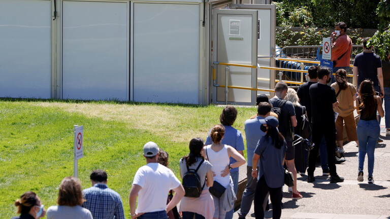 أطباء بريطانيا يطالبون باستمرار بعض قيود