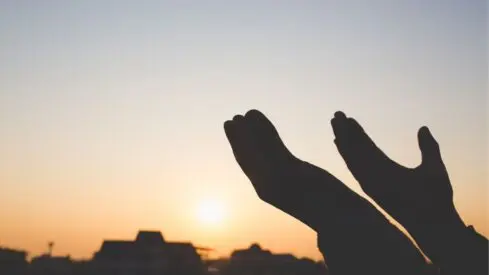 ومن يتق الله يجعل له مخرجا