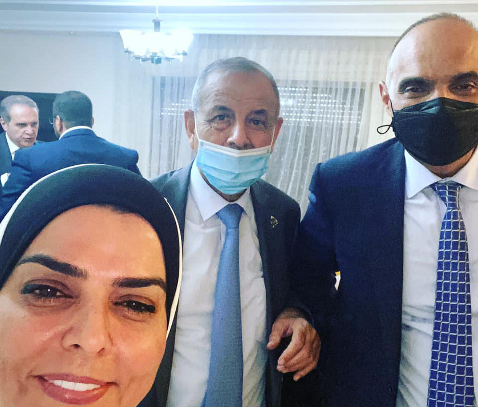 سيلفي نيابي مع الخصاونة