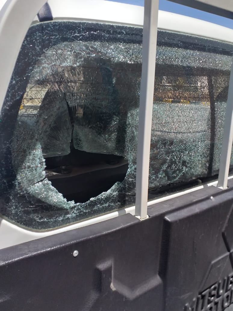 المياه بعد الاعتداء على كوادرها ومركباتهم.: