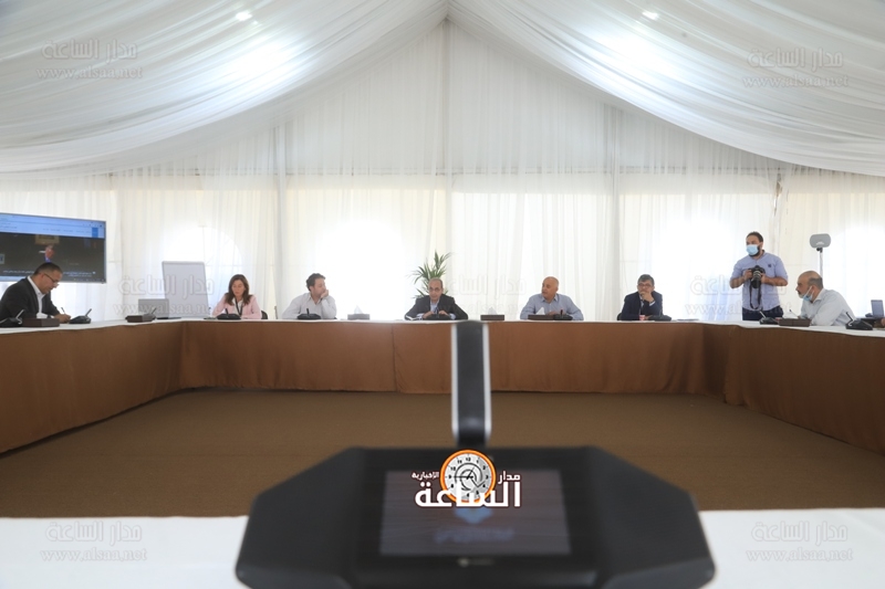 كنت هناك.. هناك حيث اجتماعات لجان