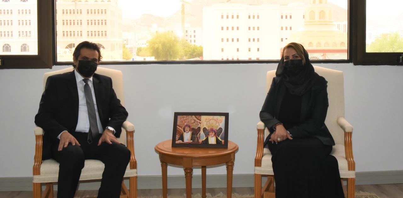 القهيوي يلتقي وكيلة وزارة التجارة والصناعة