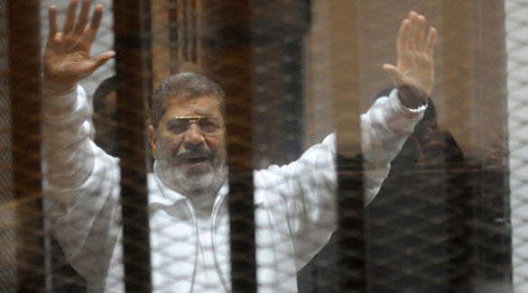 مصر .. مرسي يلتقى أسرته في