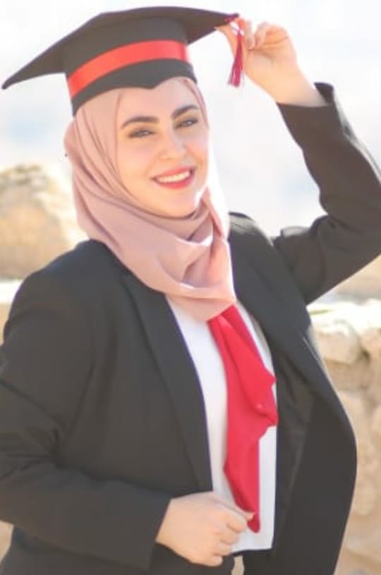 لجين المومني.. مبارك بكالوريوس العلاقات الدولية