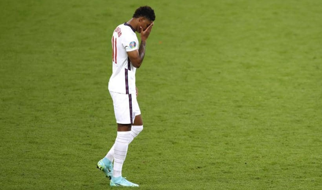 راشفورد وسانشو وساكا.. إساءات عنصرية ضد