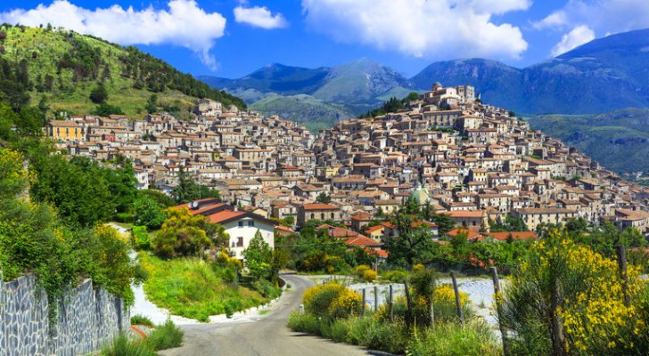 قرى إيطالية تقدّم 33 ألف دولار