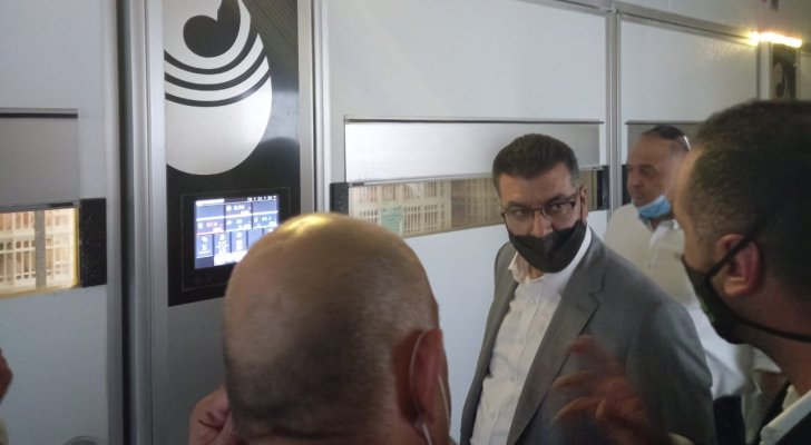 وزير الزراعة يؤكد دور قطاع الدواجن