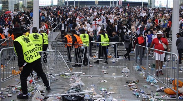 الشرطة البريطانية تعتقل 4 أشخاص بسبب