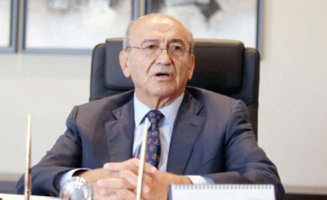 الملياردير صبيح المصري ينجو من حادث