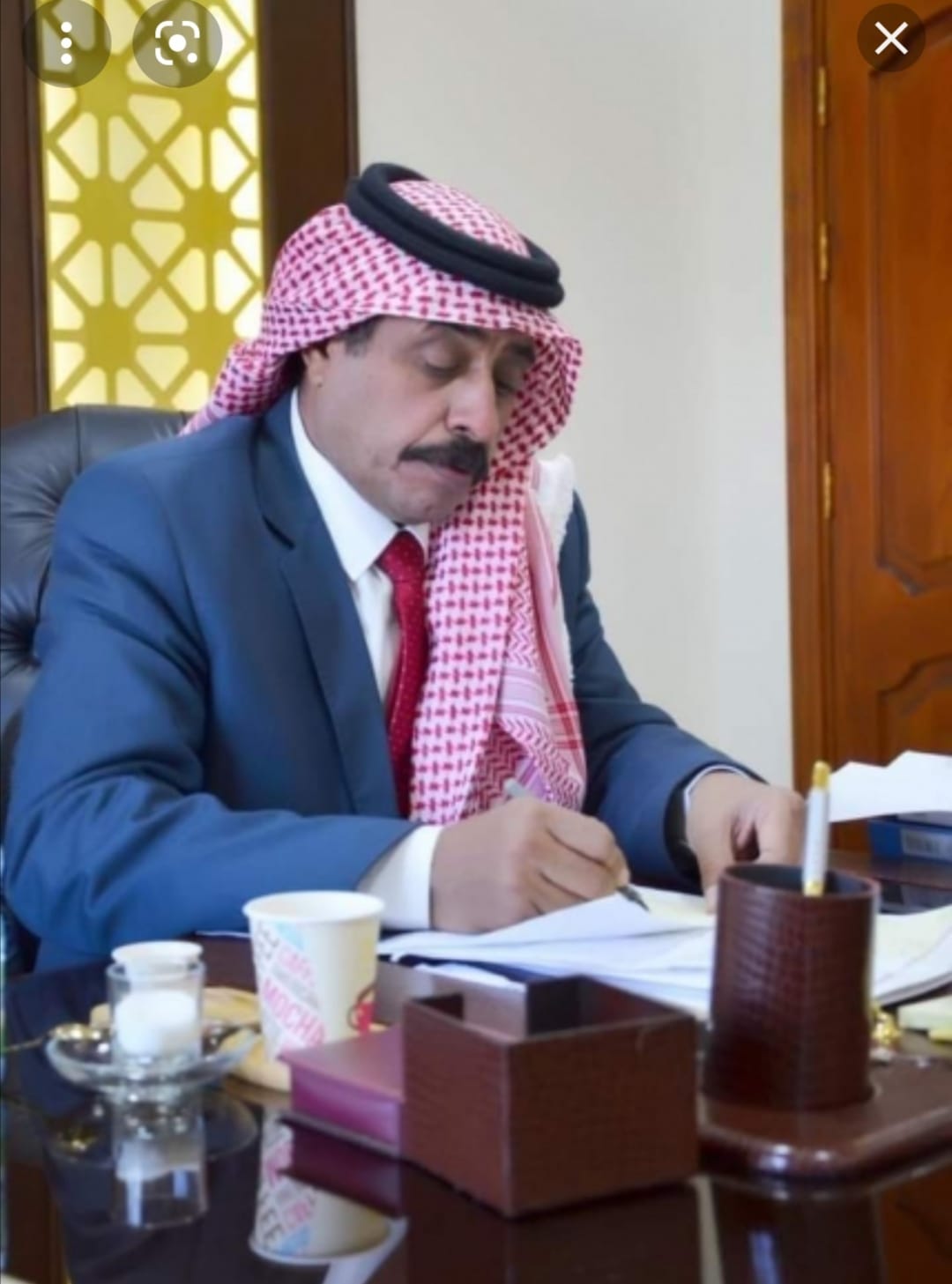 مستشار الملك عاطف الحجايا يعزي قبيلة