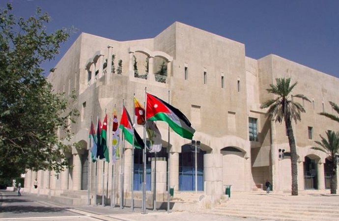 الأمانة تسحب سيارات مدراء وتعوضهم بسيارات