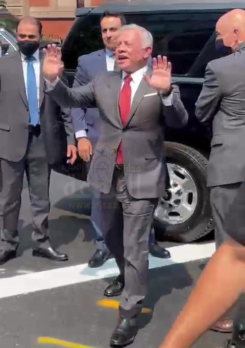 ما قصة هذه اللقطة للملك في