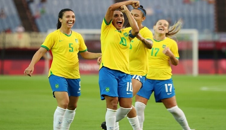 البرازيلية مارتا تدخل تاريخ منافسات كرة