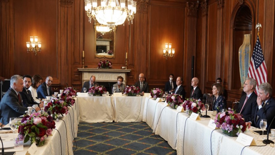 الملك يلتقي بقيادات مجلس النواب الأميركي