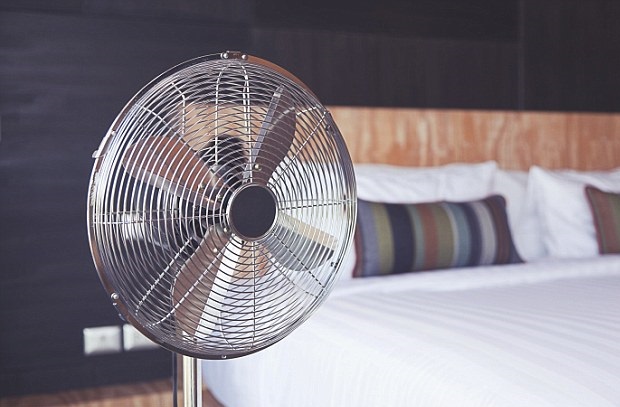 إحذر تشغيل المروحة أثناء نومك.. تعرف