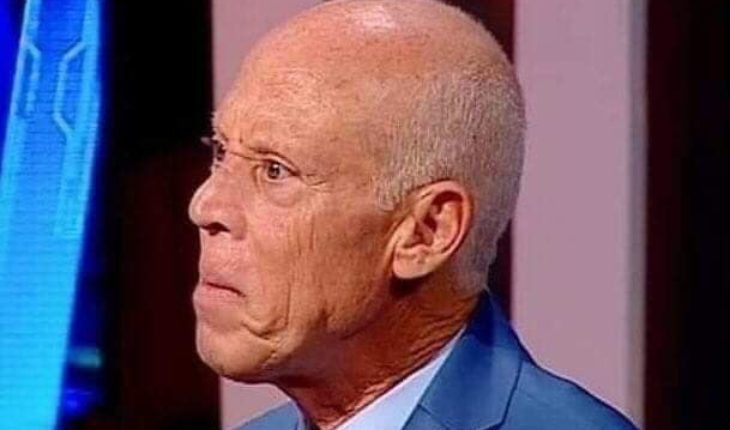 الرئيس التونسي يعفي رئيس الوزراء ويجمد