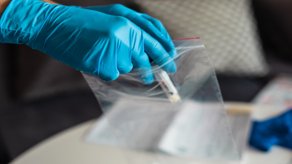 تدريب معلمين على إجراء فحص سريع