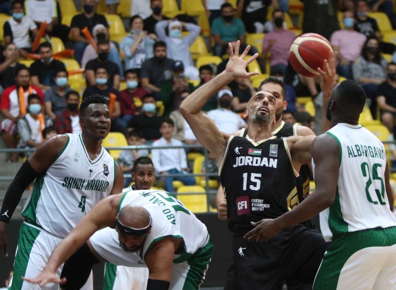 منتخب السلة يفوز على نظيره السعودي