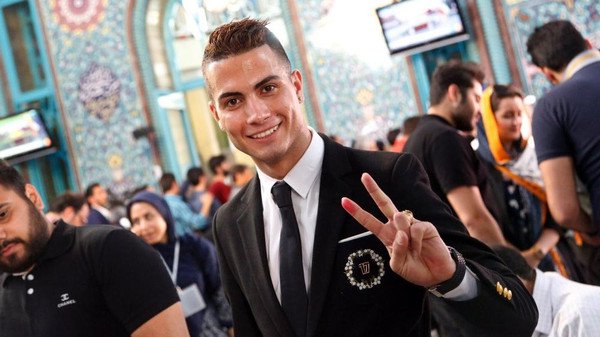 «شاهد» نسخة طبق الأصل عنه …