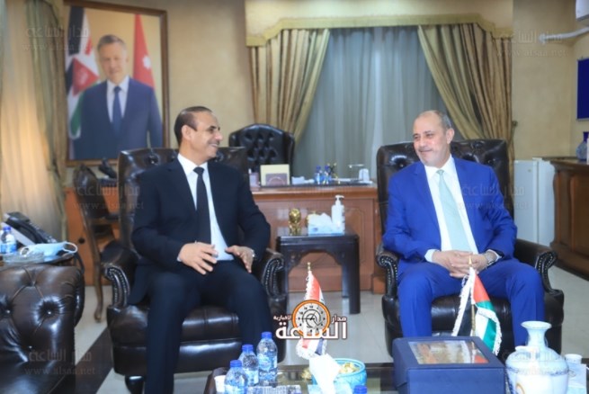 وزير العمل يلتقي نظيره العراقي وهذا