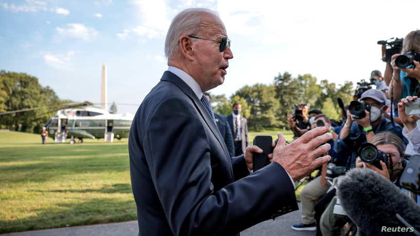 بايدن يرجح فرض قيود جديدة لمواجهة