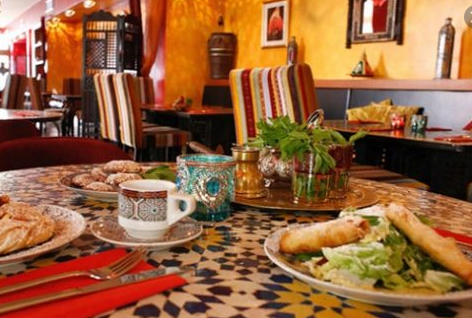 مطالبة بتخفيض ضريبة المبيعات على المطاعم