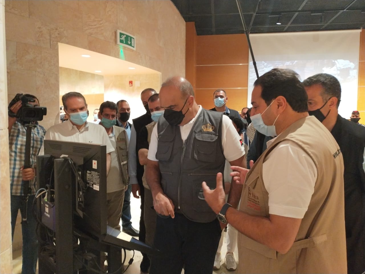 الخصاونة يدعو لتلقّي المطاعيم لحماية السيّاح