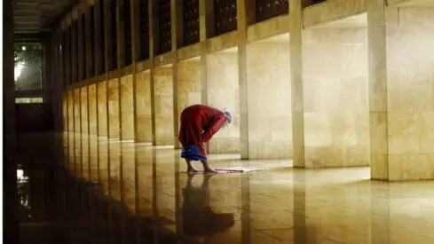 وسائل للحفاظ على الصلاة والخشوع فيها