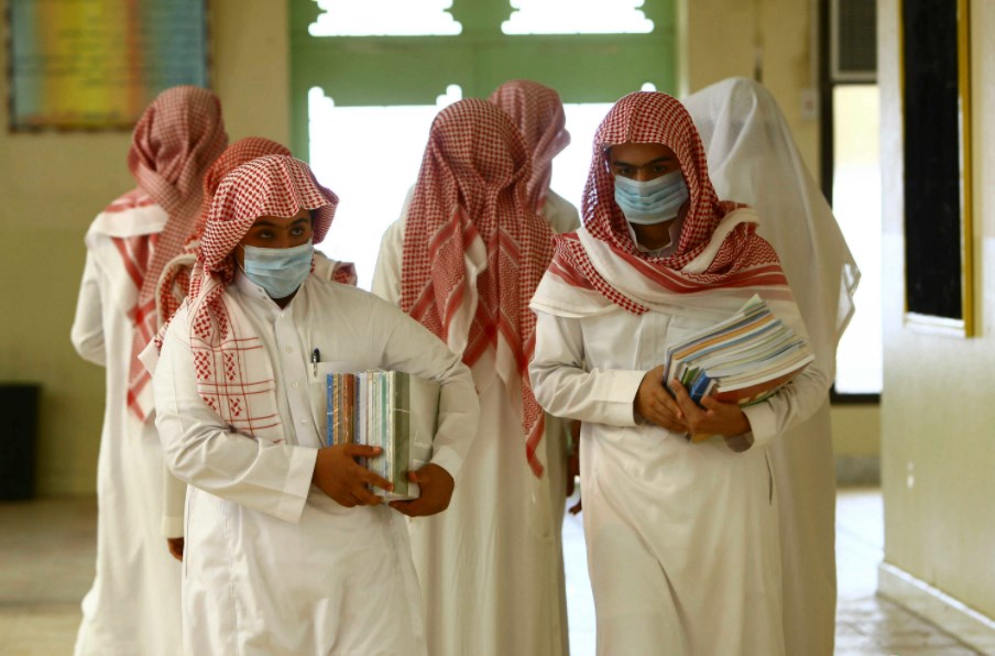 تلقي اللقاح شرط للعودة إلى المدارس